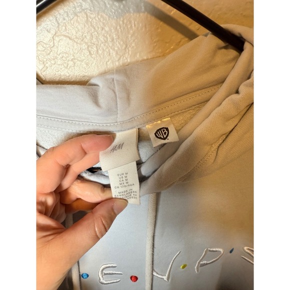 Friends Hoodie H&M Warner Bros Light Blue TV Show Pullover Sweatshirt - Picture 3 of 3
